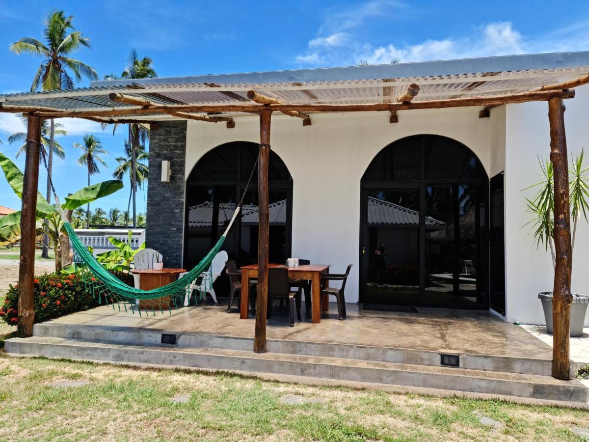 Show Pony Beach Resort And Suites Las Lajas  Bagian luar foto