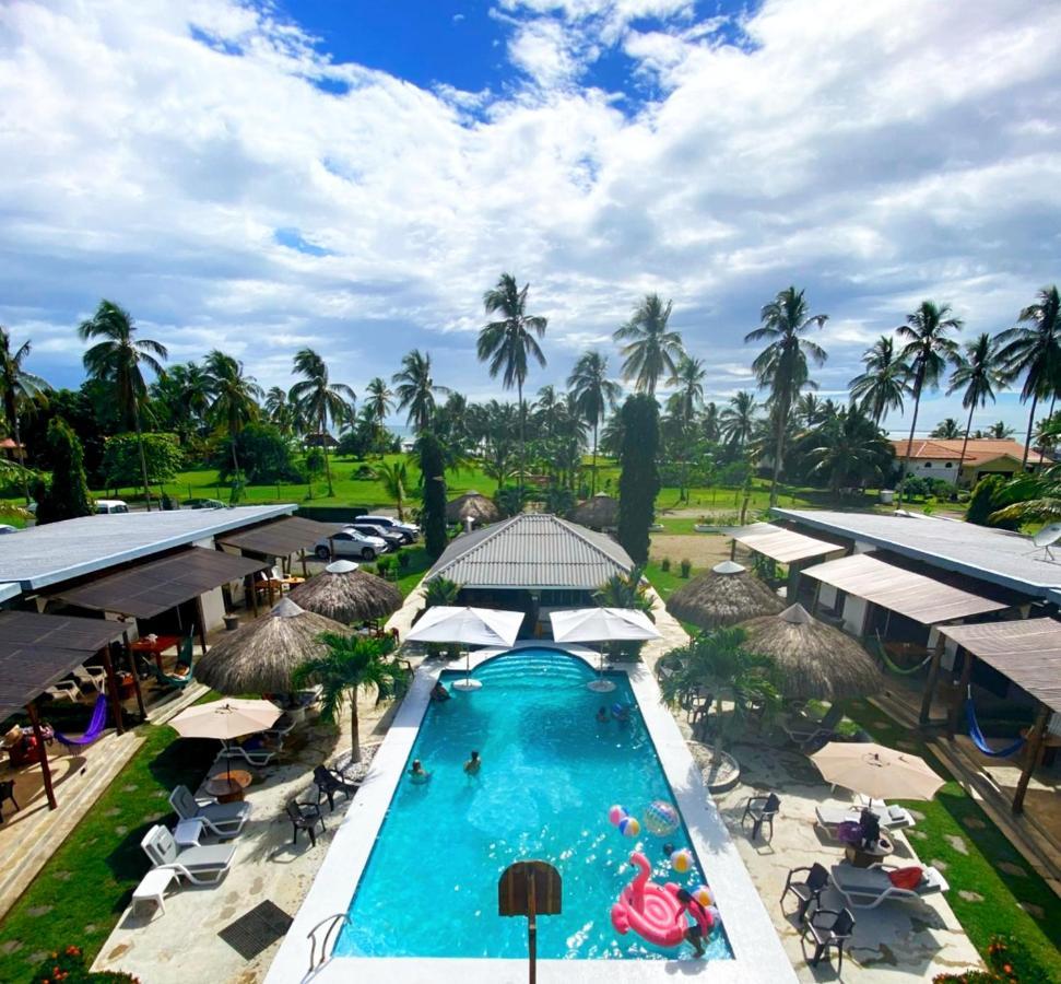 Show Pony Beach Resort And Suites Las Lajas  Bagian luar foto