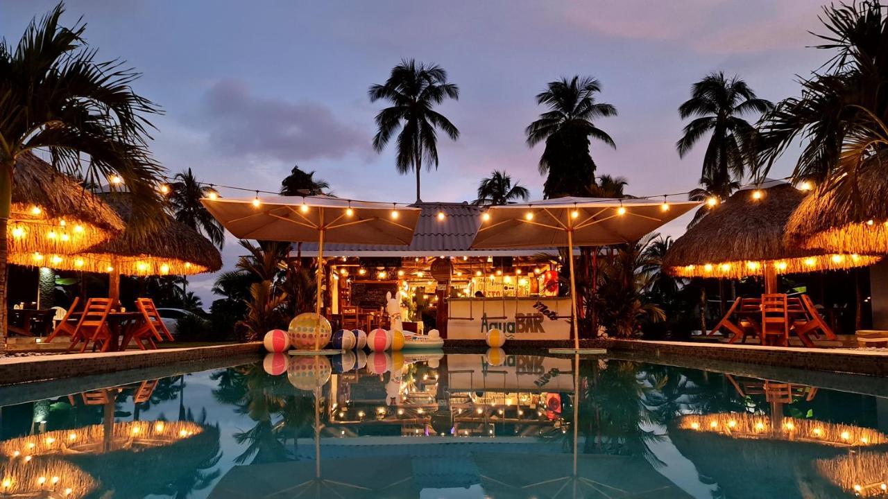 Show Pony Beach Resort And Suites Las Lajas  Bagian luar foto