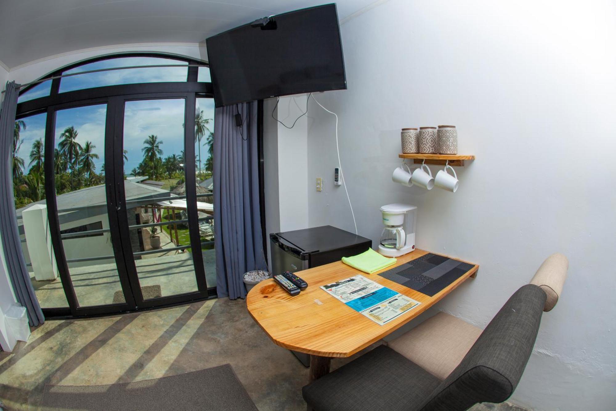 Show Pony Beach Resort And Suites Las Lajas  Bagian luar foto