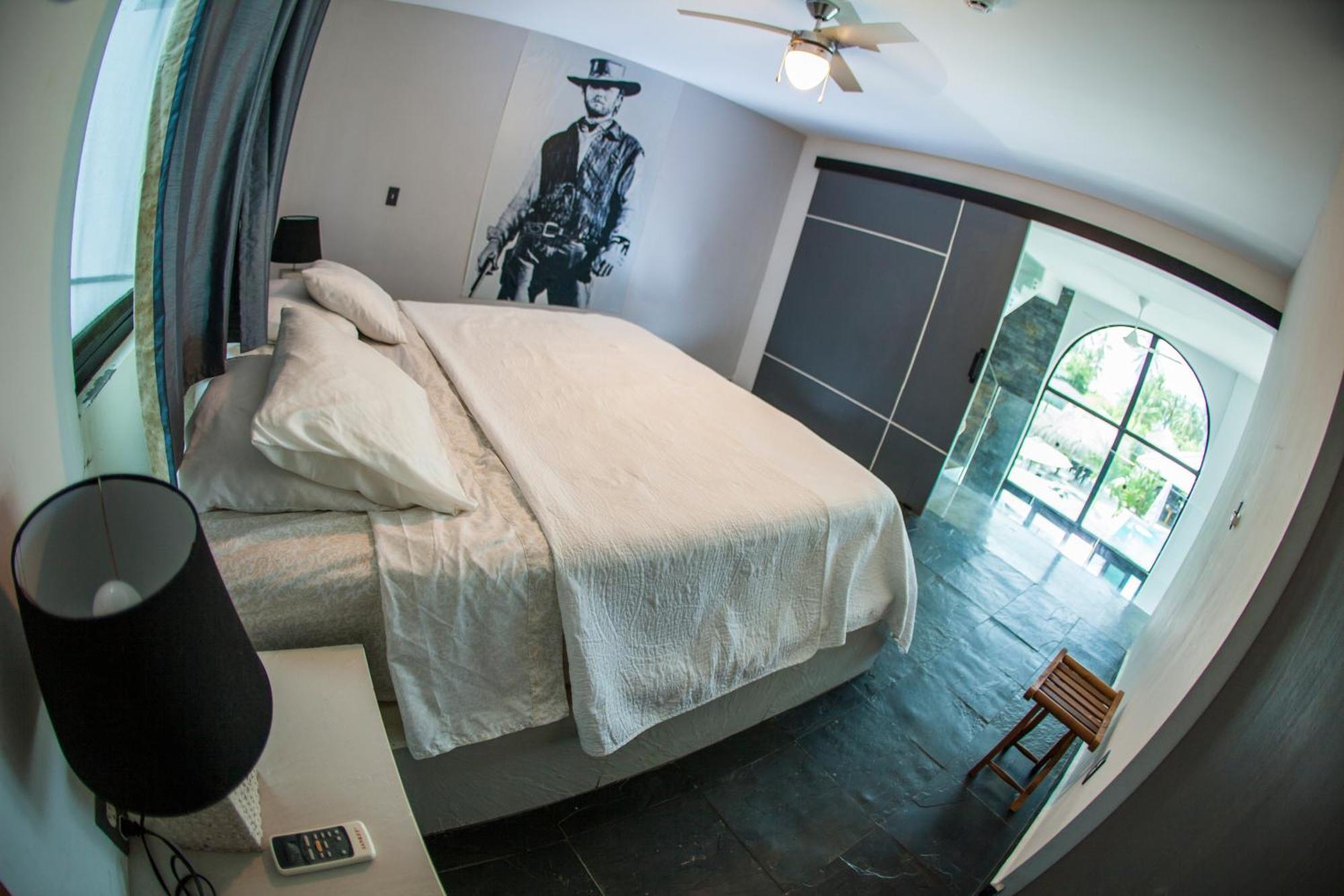Show Pony Beach Resort And Suites Las Lajas  Bagian luar foto