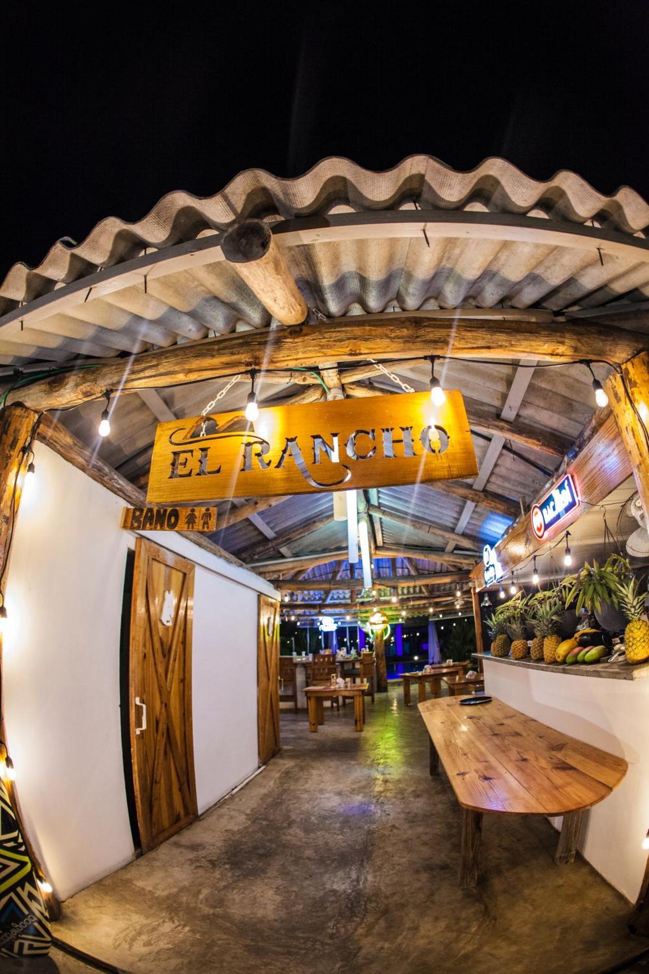 Show Pony Beach Resort And Suites Las Lajas  Bagian luar foto